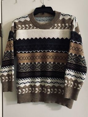Women’s Patterned Crewneck Sweater in Brown and Cream